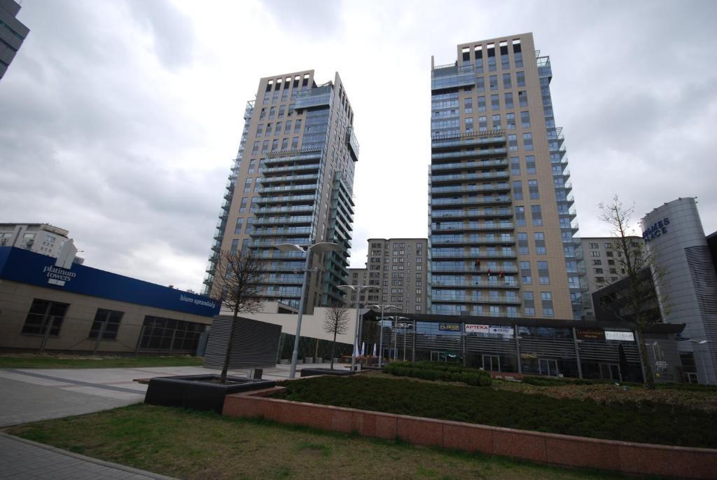 Апарт отель Platinum Towers Country 2 Country Варшава Экстерьер фото