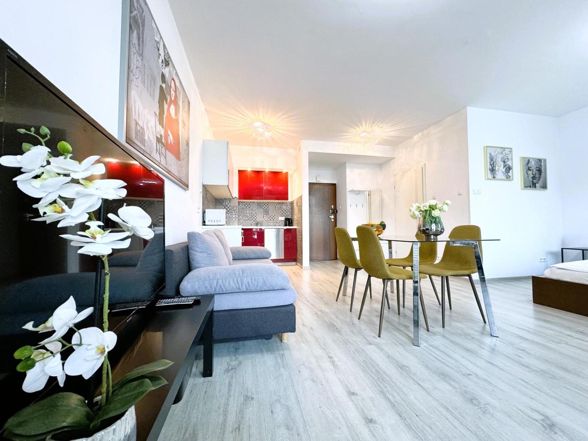 Апарт отель Platinum Towers Country 2 Country Варшава Экстерьер фото